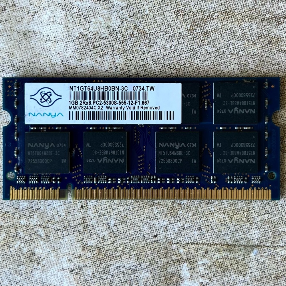 Nanya 1GB DDR2 667MHz PC2-5300S‎ Laptop RAM Memory NT1GT64U8HB0BN-3C